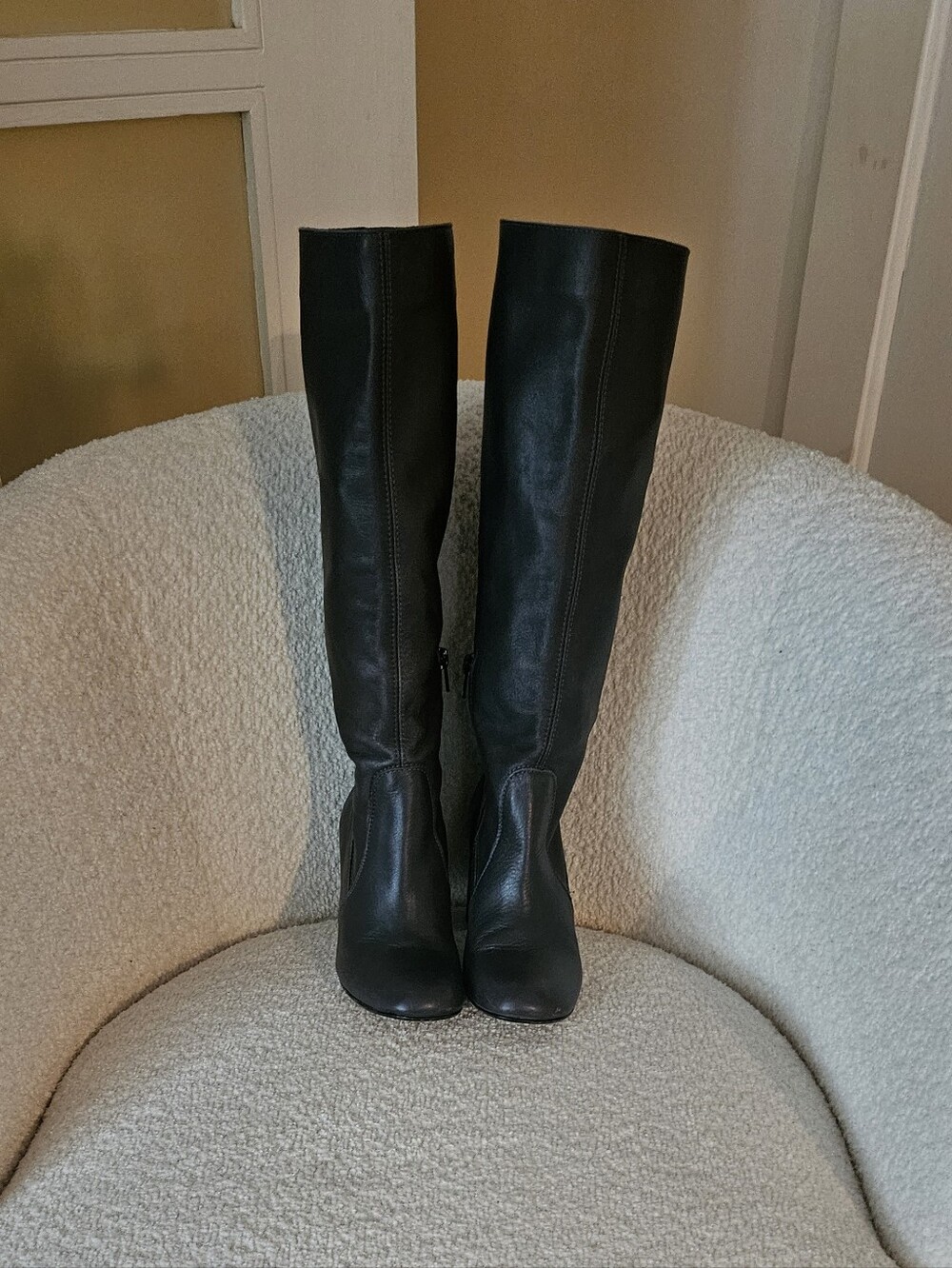 Chic Women's Tall Leather Boots in Dark Grey